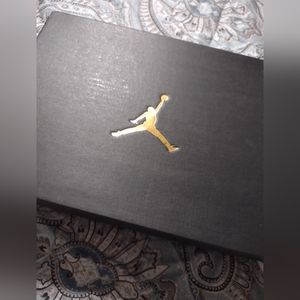 Jordan 1 Mid Reverse Chicago